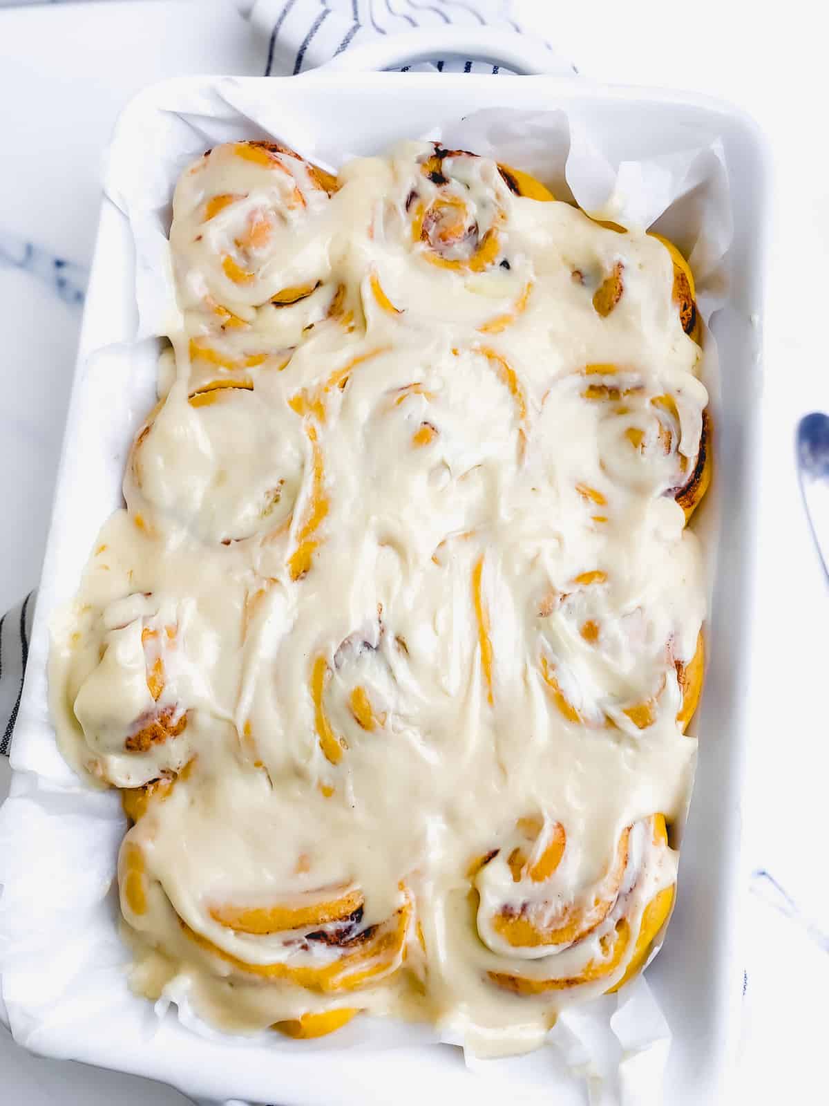 pumpkin spice cinnamon roll_6886